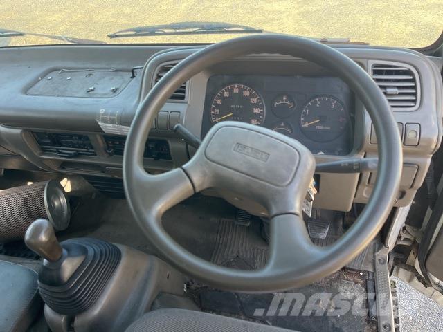 Isuzu NPR 400 Camiões caixa temperatura controlada