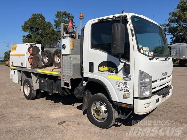 Isuzu NPS 300 Camiões estrado/caixa aberta