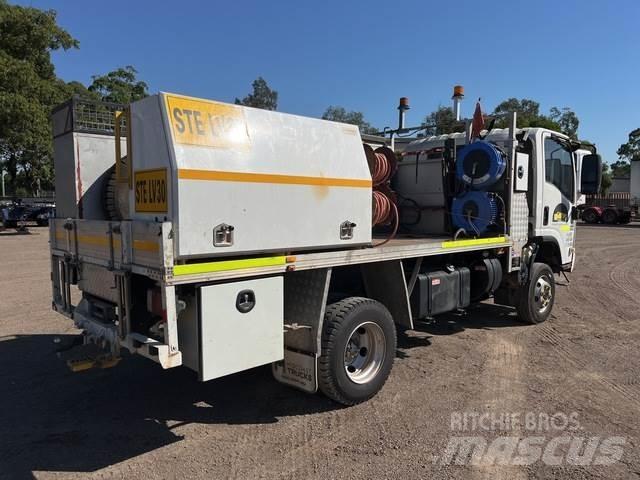Isuzu NPS 300 Camiões estrado/caixa aberta