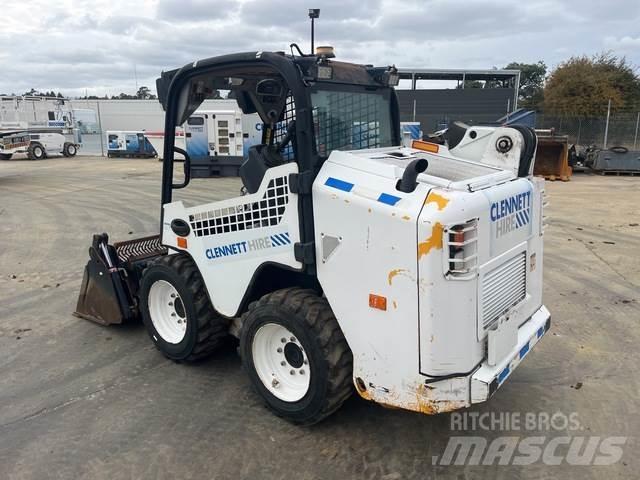 JCB 135 HD Carregadoras de direcção deslizante