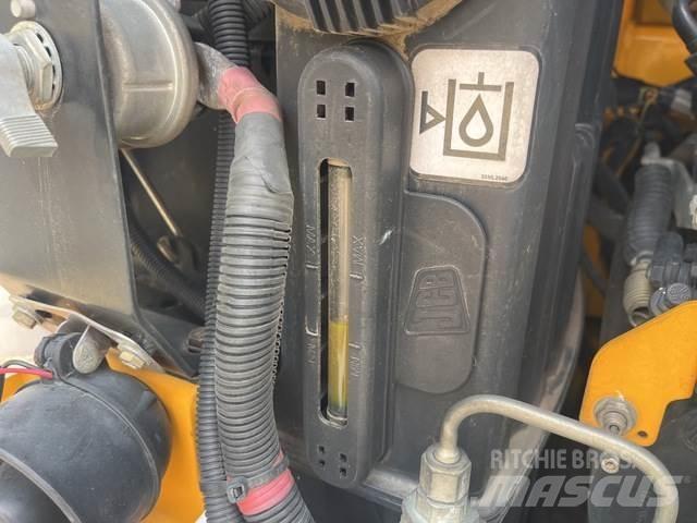 JCB 135 HD Carregadoras de direcção deslizante