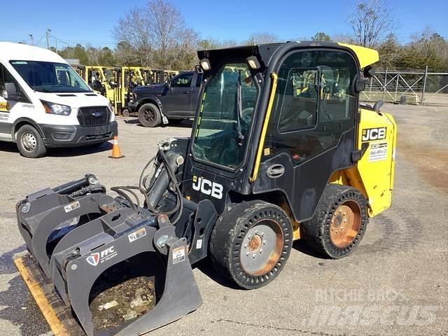 JCB 155 Carregadoras de direcção deslizante