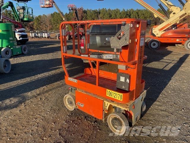 JLG 1230ES Plataformas de Mastro Vertical
