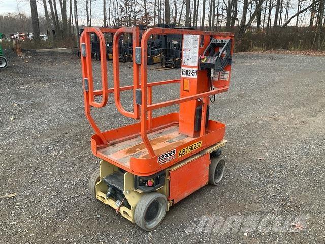 JLG 1230ES Plataformas de Mastro Vertical