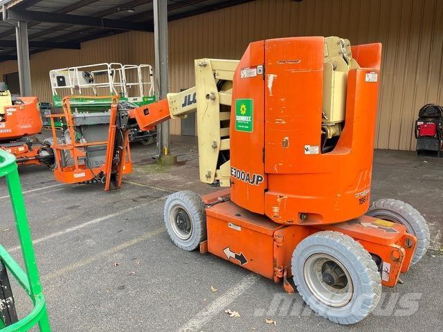 JLG E300 AJP Elevadores braços articulados