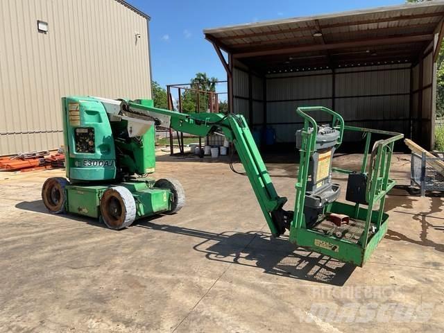 JLG E300AJ Elevadores braços articulados