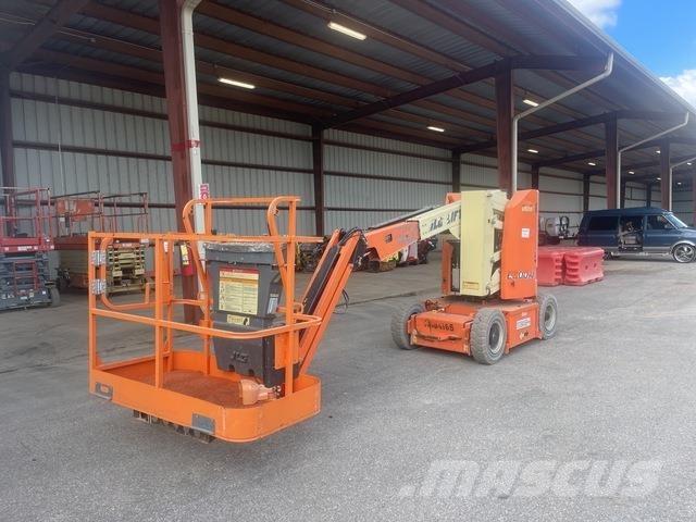 JLG E300AJ Elevadores braços articulados