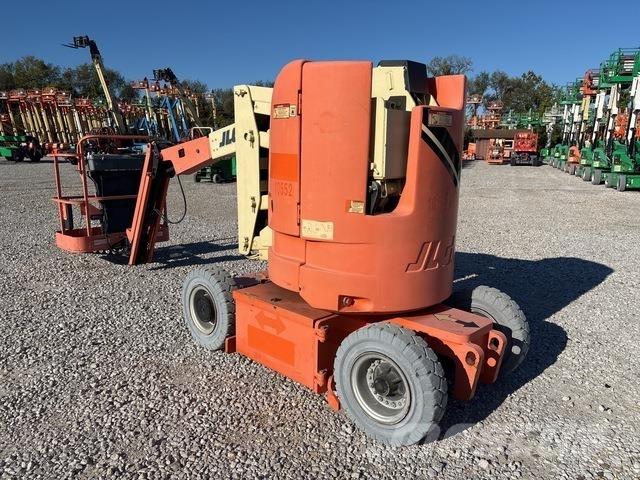 JLG E300AJ Elevadores braços articulados