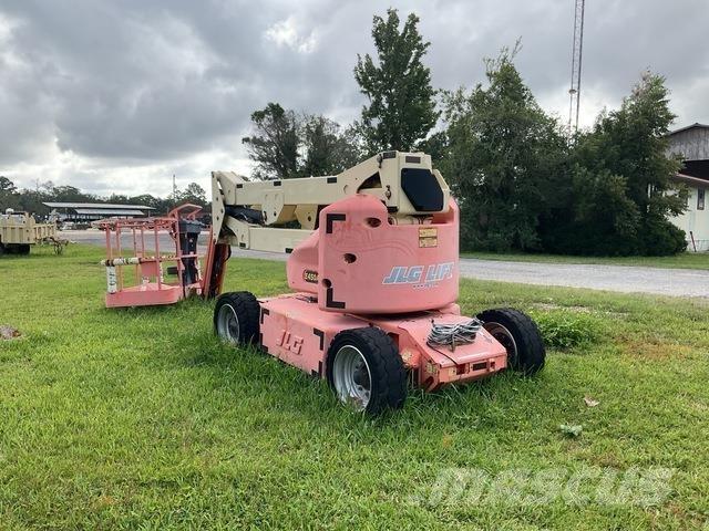 JLG E450AJ Elevadores braços articulados
