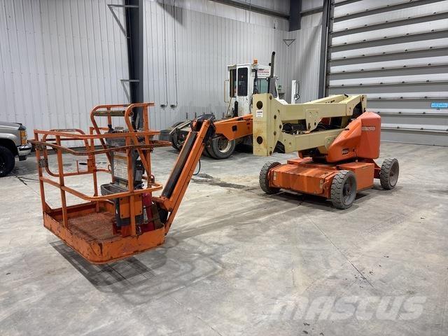 JLG E450AJ Elevadores braços articulados