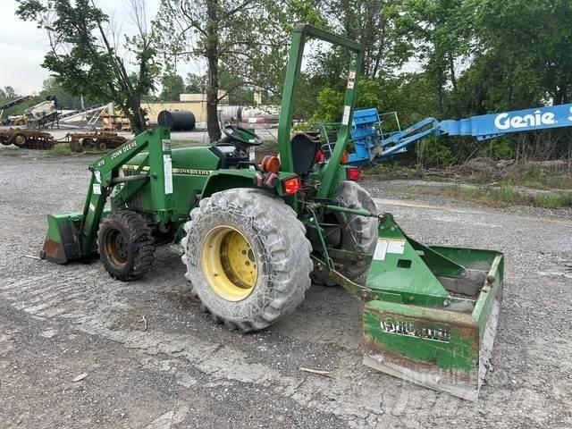 John Deere  Tractores compactos