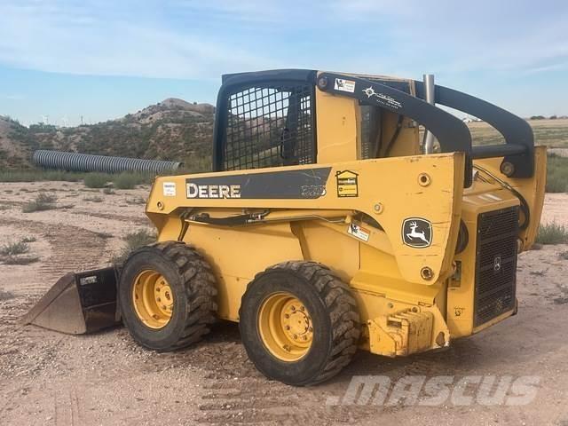 John Deere 325 Carregadoras de direcção deslizante