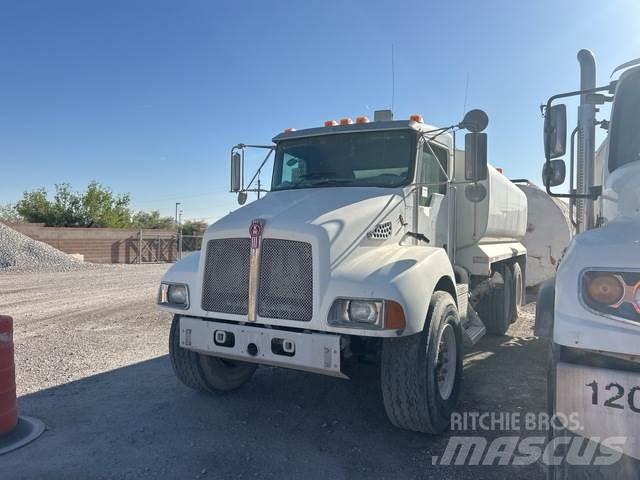 Kenworth T300 Auto-tanques