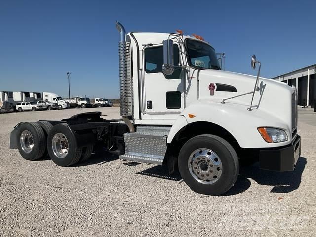 Kenworth T440 Tractores (camiões)