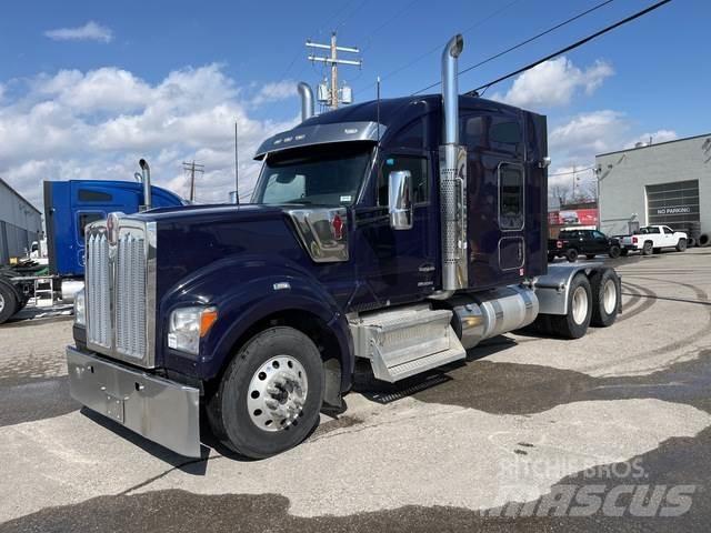 Kenworth W990 Tractores (camiões)