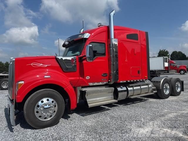 Kenworth W990 Tractores (camiões)