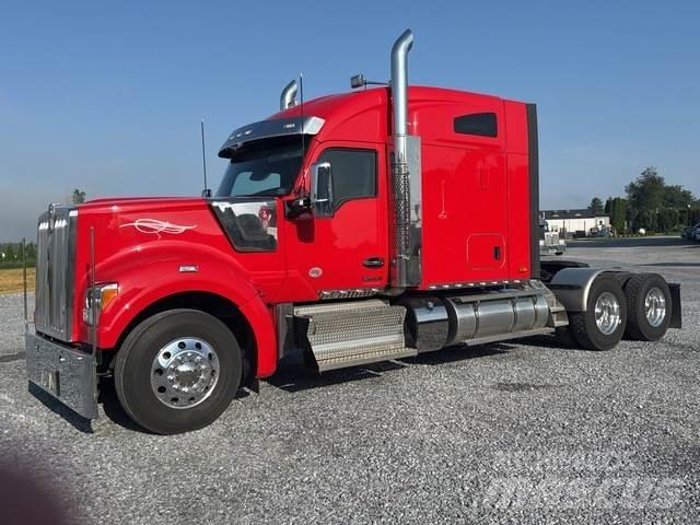 Kenworth W990 Tractores (camiões)