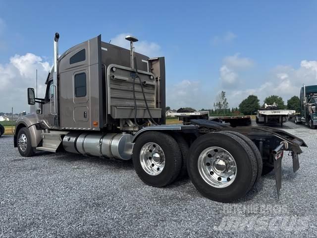 Kenworth W990 Tractores (camiões)