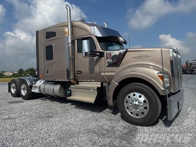 Kenworth W990 Tractores (camiões)