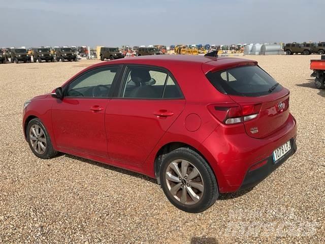 Kia Rio Carros Ligeiros