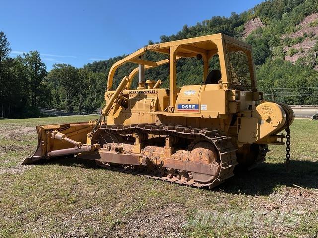 Komatsu D65E-6 Dozers - Tratores rastos