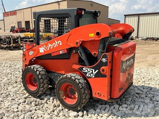 Kubota SSV65P Carregadoras de direcção deslizante