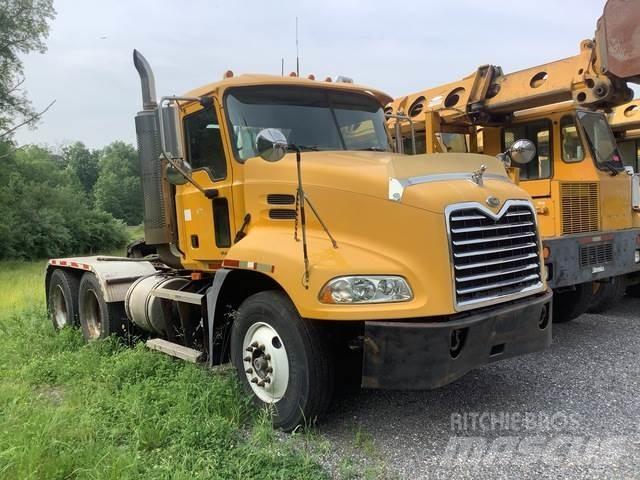 Mack 600 Tractores (camiões)