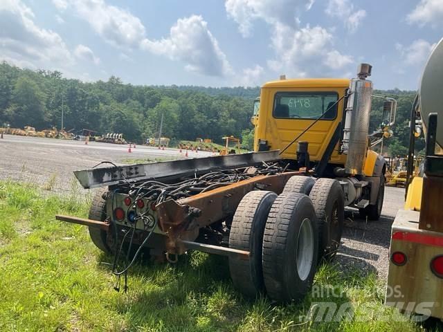 Mack 700 Lâminas de neve e arados