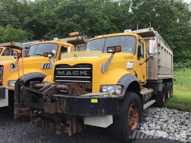 Mack 700 Lâminas de neve e arados
