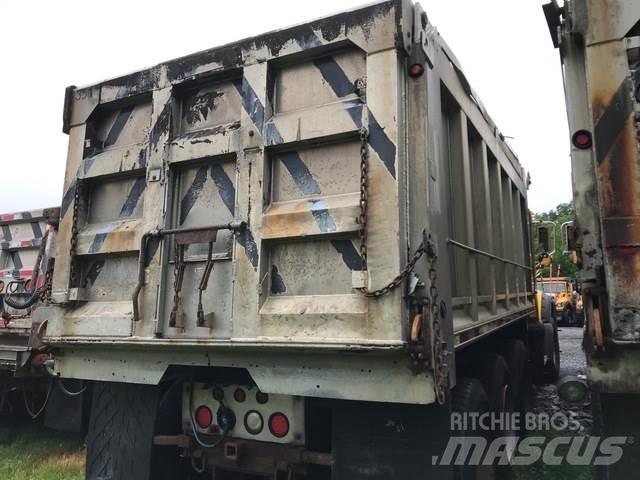 Mack 700 Lâminas de neve e arados