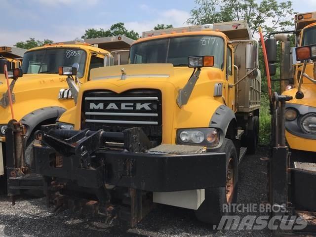 Mack 700 Lâminas de neve e arados