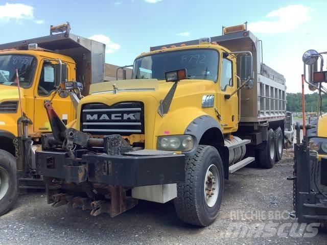 Mack 700 Lâminas de neve e arados