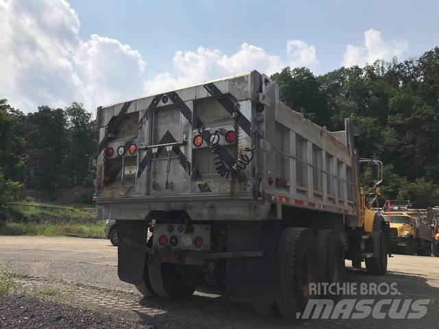 Mack 700 Lâminas de neve e arados