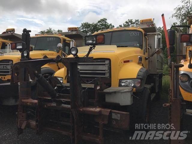 Mack 700 Lâminas de neve e arados