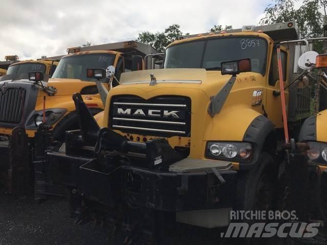 Mack 700 Lâminas de neve e arados