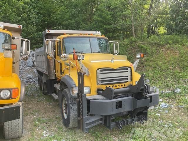 Mack 700 Lâminas de neve e arados