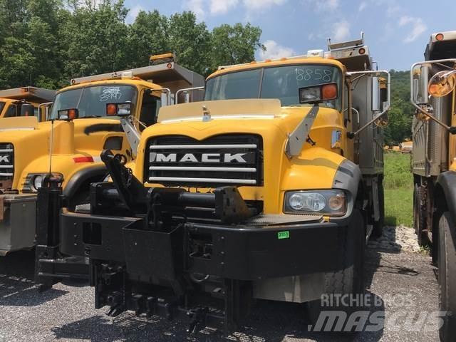 Mack 700 Lâminas de neve e arados