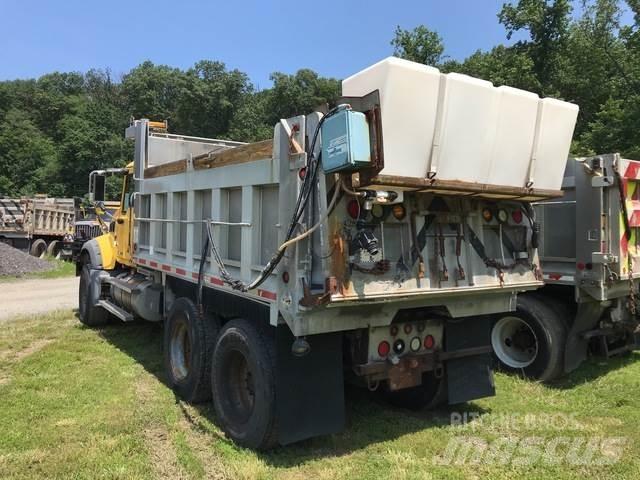 Mack 700 Lâminas de neve e arados