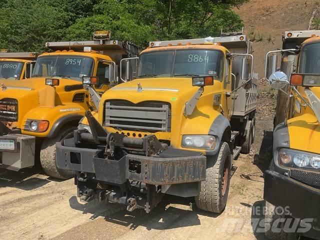 Mack 700 Lâminas de neve e arados