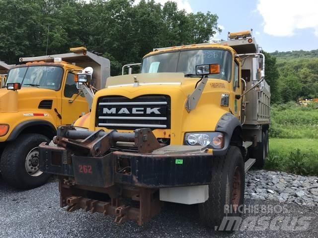 Mack 700 Lâminas de neve e arados