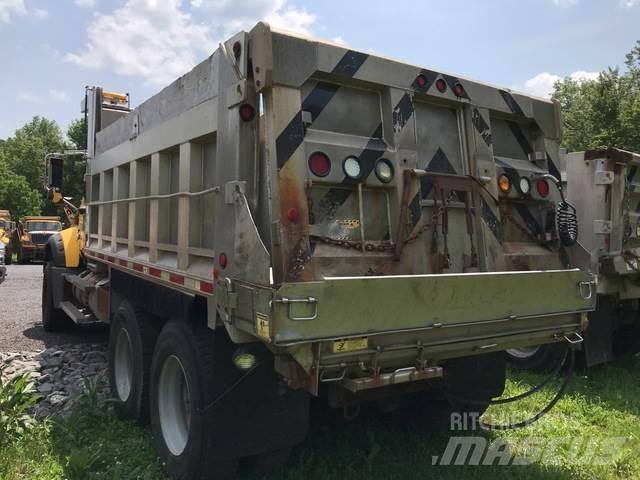 Mack 700 Lâminas de neve e arados