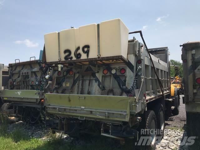 Mack 700 Lâminas de neve e arados
