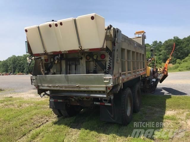 Mack 700 Lâminas de neve e arados