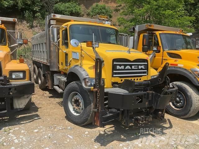 Mack 700 Lâminas de neve e arados
