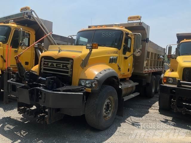Mack 700 Lâminas de neve e arados