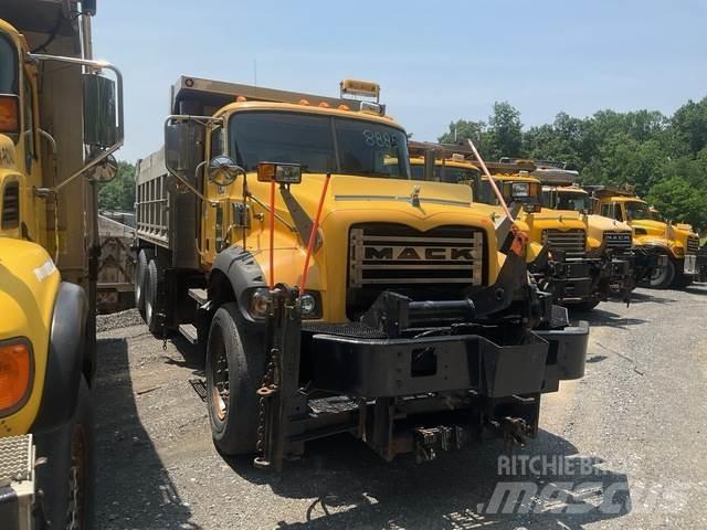 Mack 700 Lâminas de neve e arados