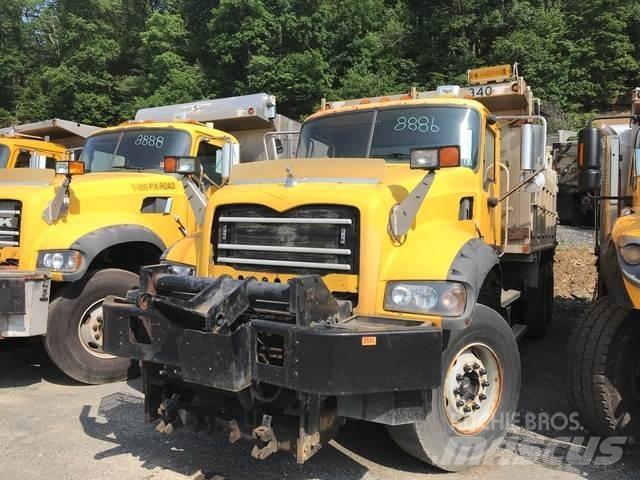 Mack 700 Lâminas de neve e arados