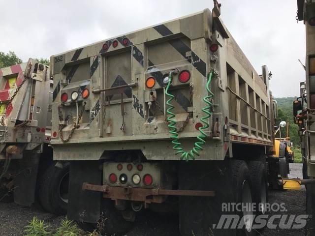 Mack 700 Lâminas de neve e arados