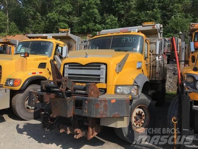 Mack 700 Lâminas de neve e arados