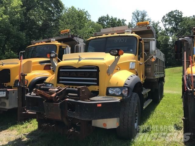 Mack 700 Lâminas de neve e arados